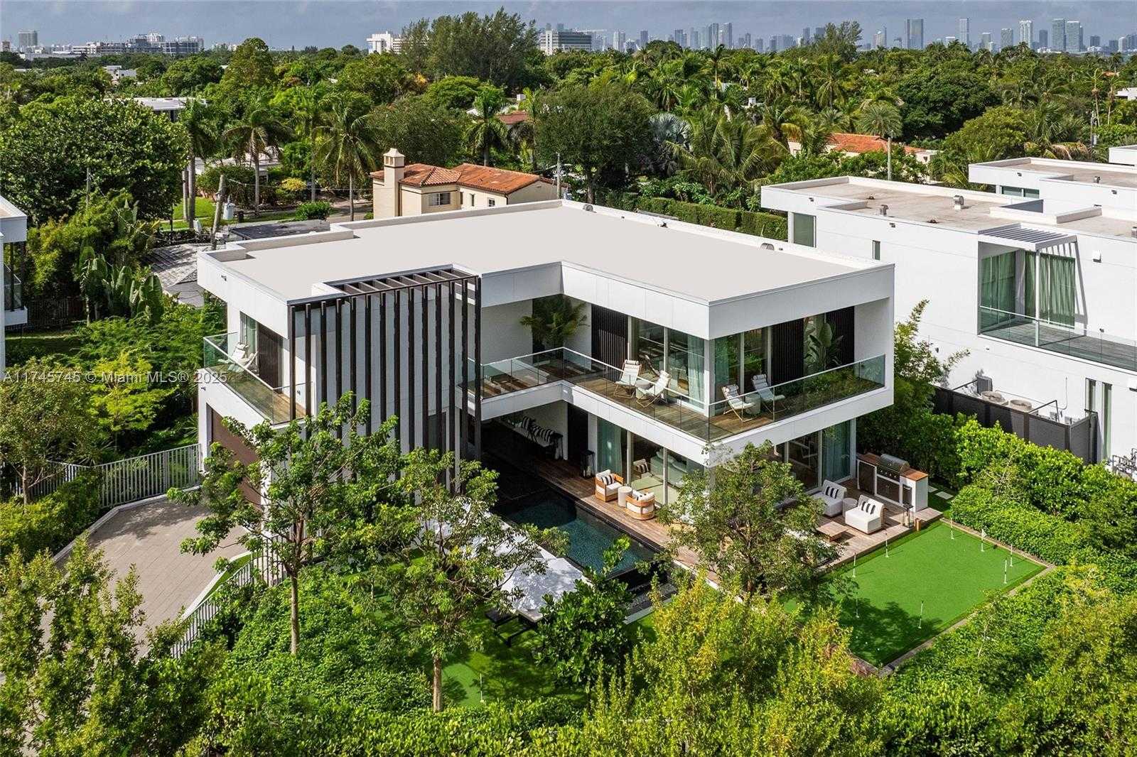 Small Image of 810 WEST 47TH CT - THE RITZ CARLTON MIAMI BEACH, Miami Beach Number 55