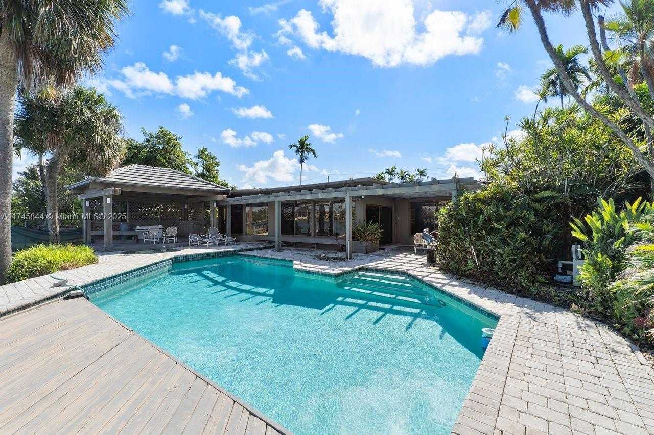 Small Image of 765 NORTH SHORE DR, Miami Beach Number 12