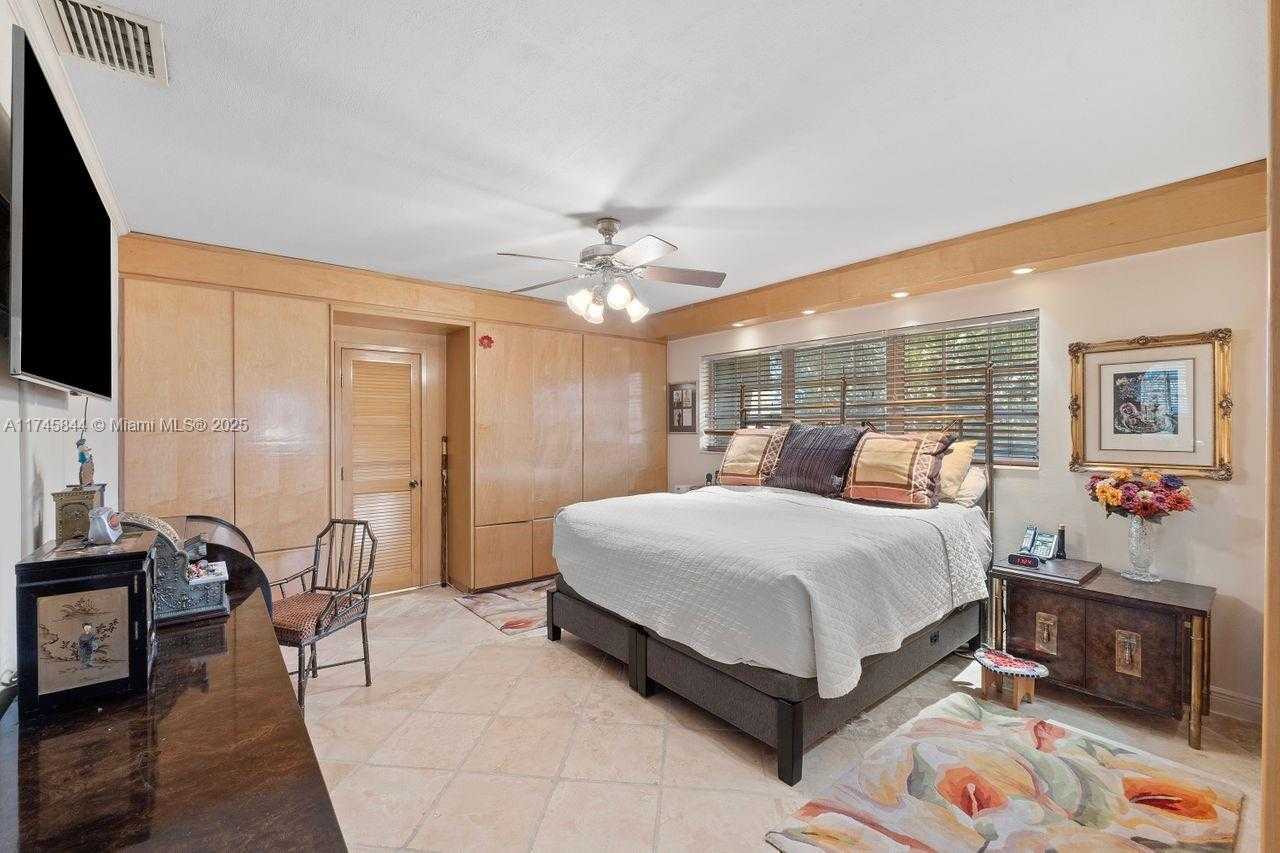 Small Image of 765 NORTH SHORE DR, Miami Beach Number 21