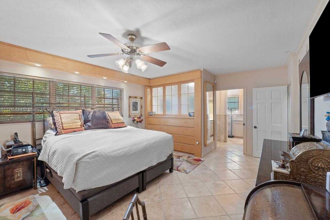 Small Image of 765 NORTH SHORE DR, Miami Beach Number 22