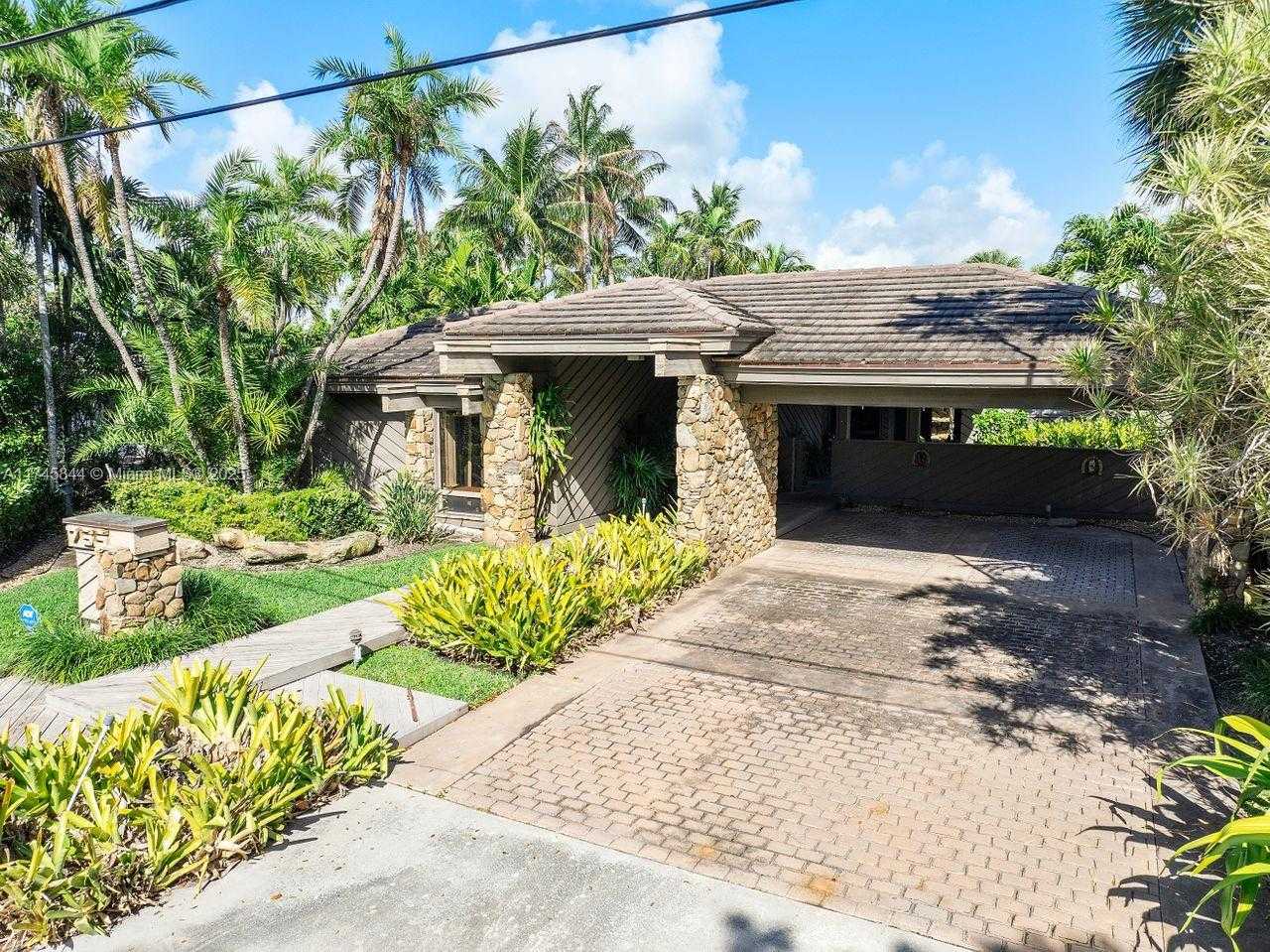 Small Image of 765 NORTH SHORE DR, Miami Beach Number 3