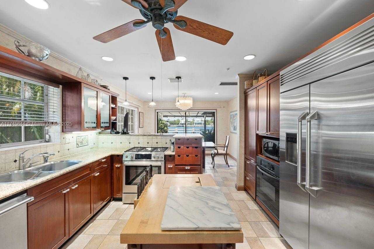Small Image of 765 NORTH SHORE DR, Miami Beach Number 32