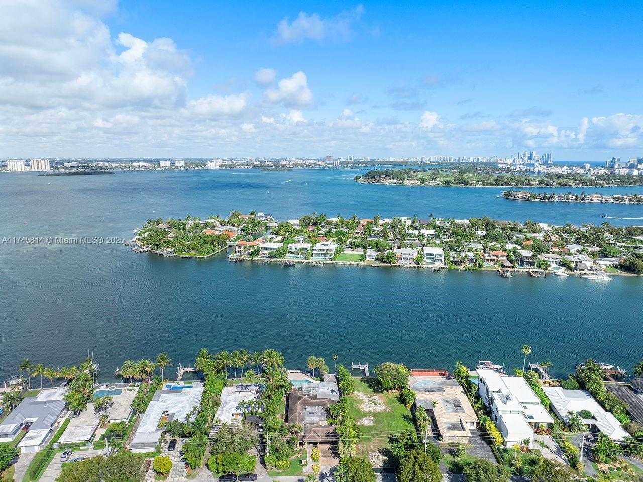Small Image of 765 NORTH SHORE DR, Miami Beach Number 7