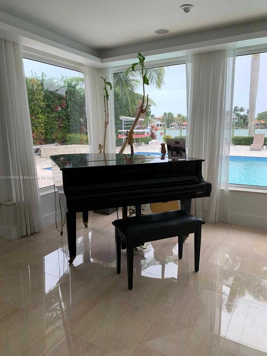 Small Image of 1670 DAYTONIA RD, Miami Beach Number 15