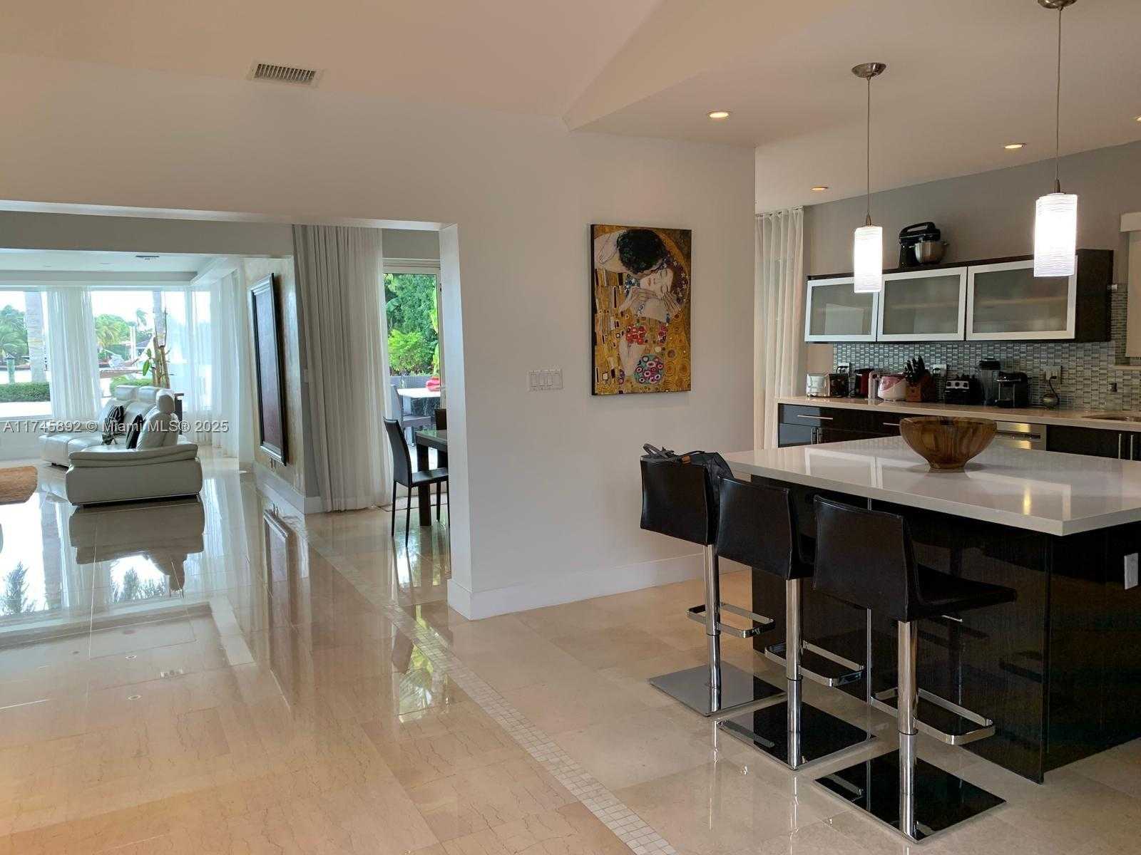 Small Image of 1670 DAYTONIA RD, Miami Beach Number 19