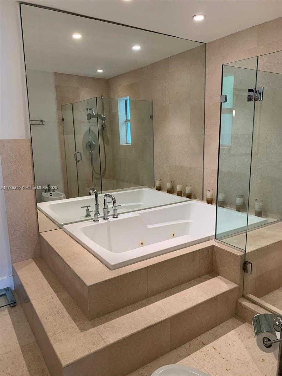 Small Image of 1670 DAYTONIA RD, Miami Beach Number 22
