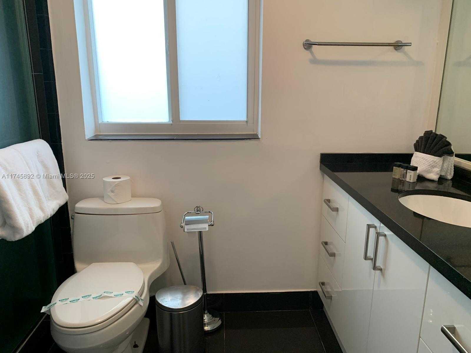 Small Image of 1670 DAYTONIA RD, Miami Beach Number 24