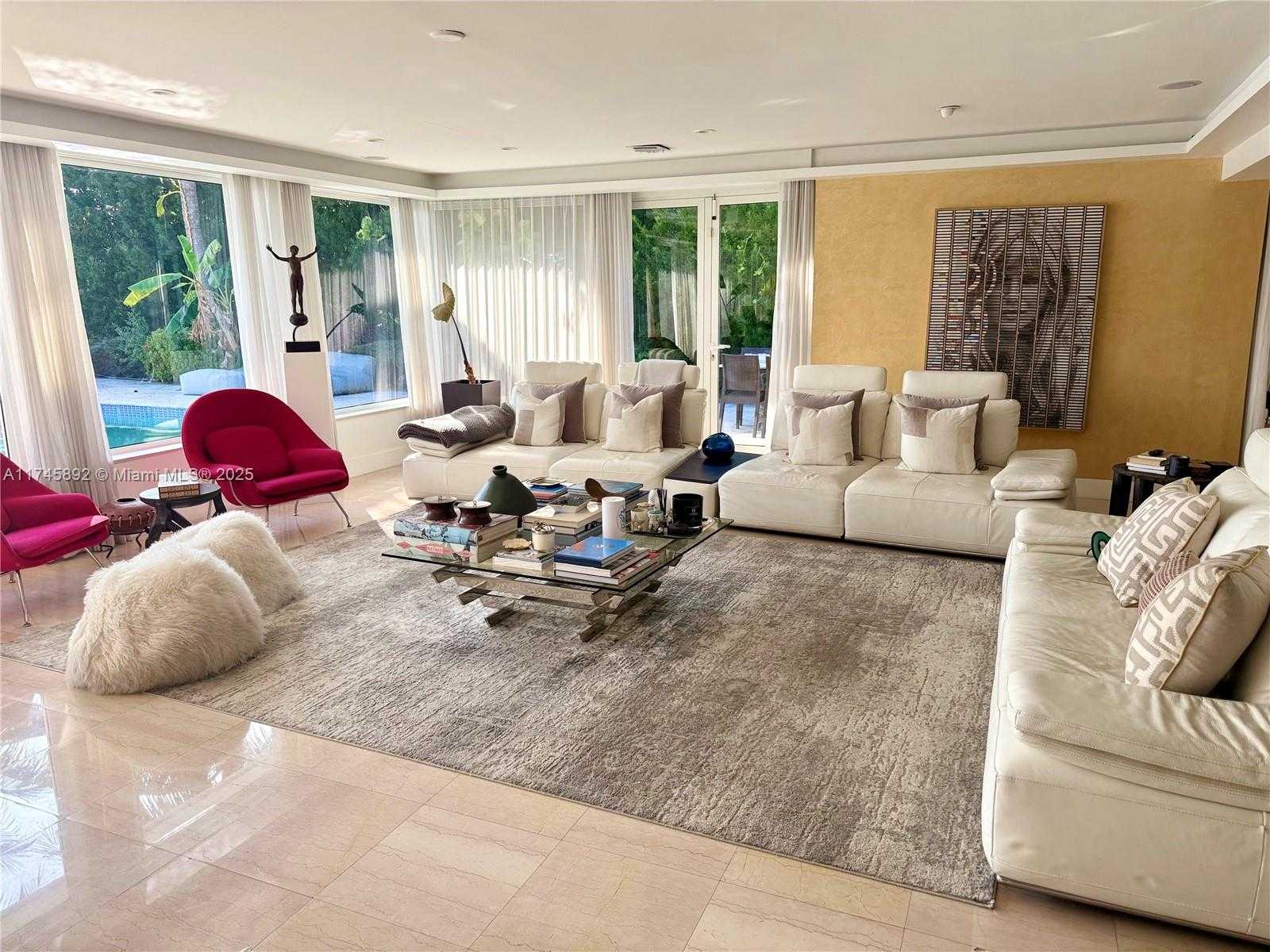 Small Image of 1670 DAYTONIA RD, Miami Beach Number 4