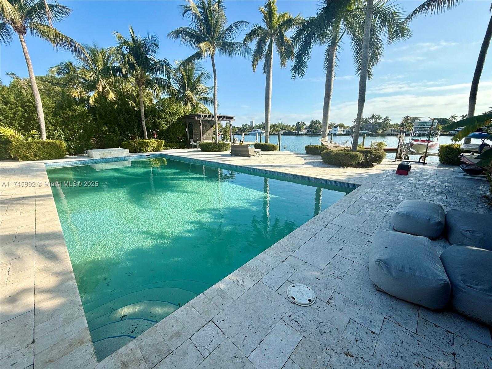 Small Image of 1670 DAYTONIA RD, Miami Beach Number 9