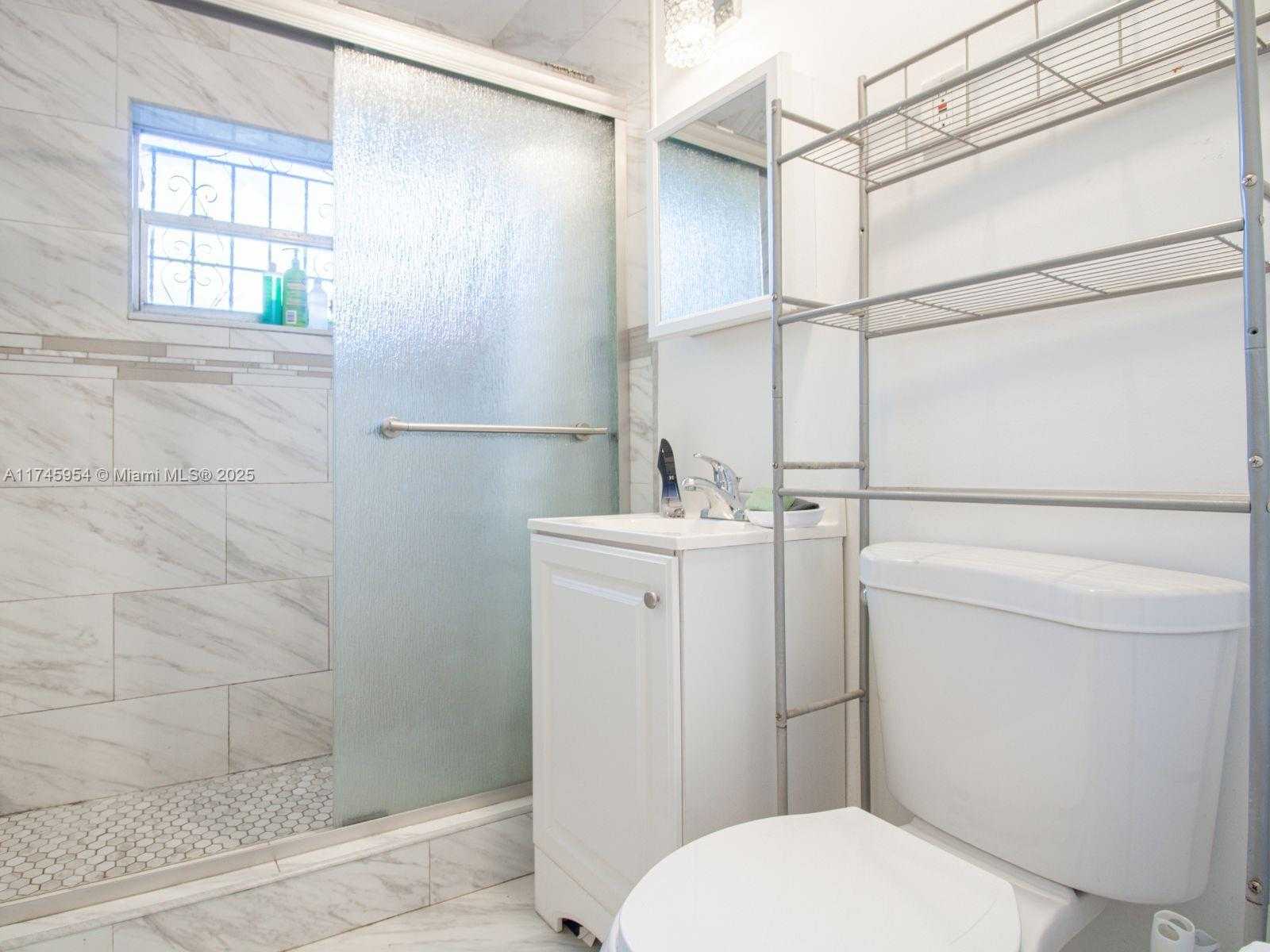 Small Image of 13493 NORTH WEST 8TH AVE, North Miami Number 10