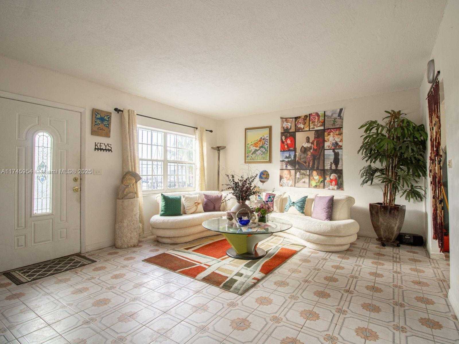 Small Image of 13493 NORTH WEST 8TH AVE, North Miami Number 11