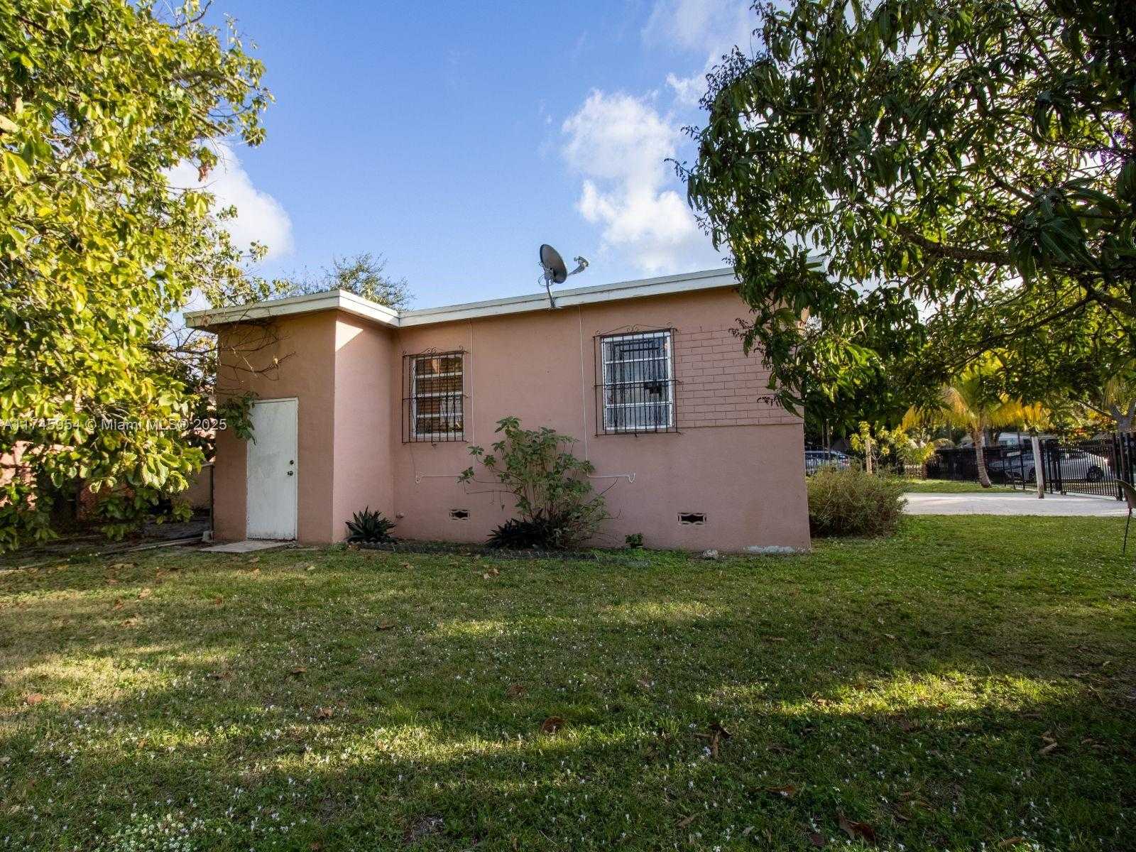 Small Image of 13493 NORTH WEST 8TH AVE, North Miami Number 18