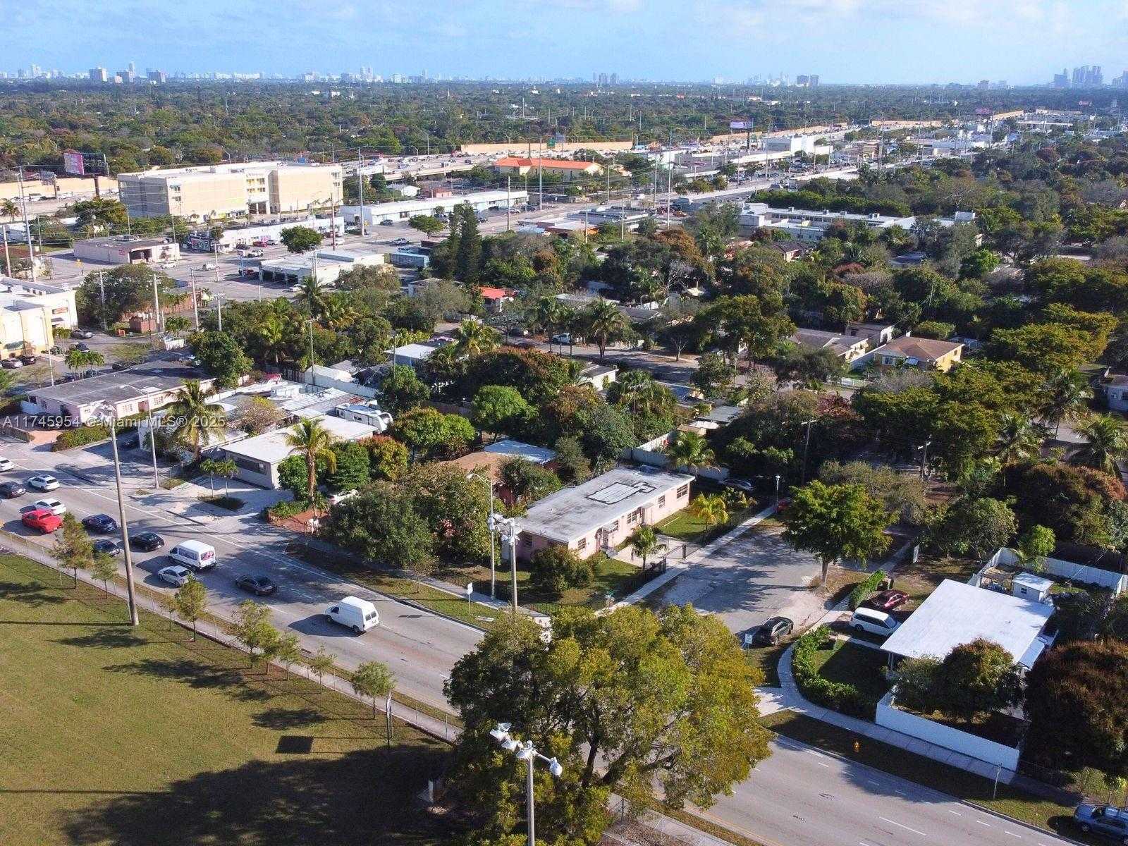 Small Image of 13493 NORTH WEST 8TH AVE, North Miami Number 23