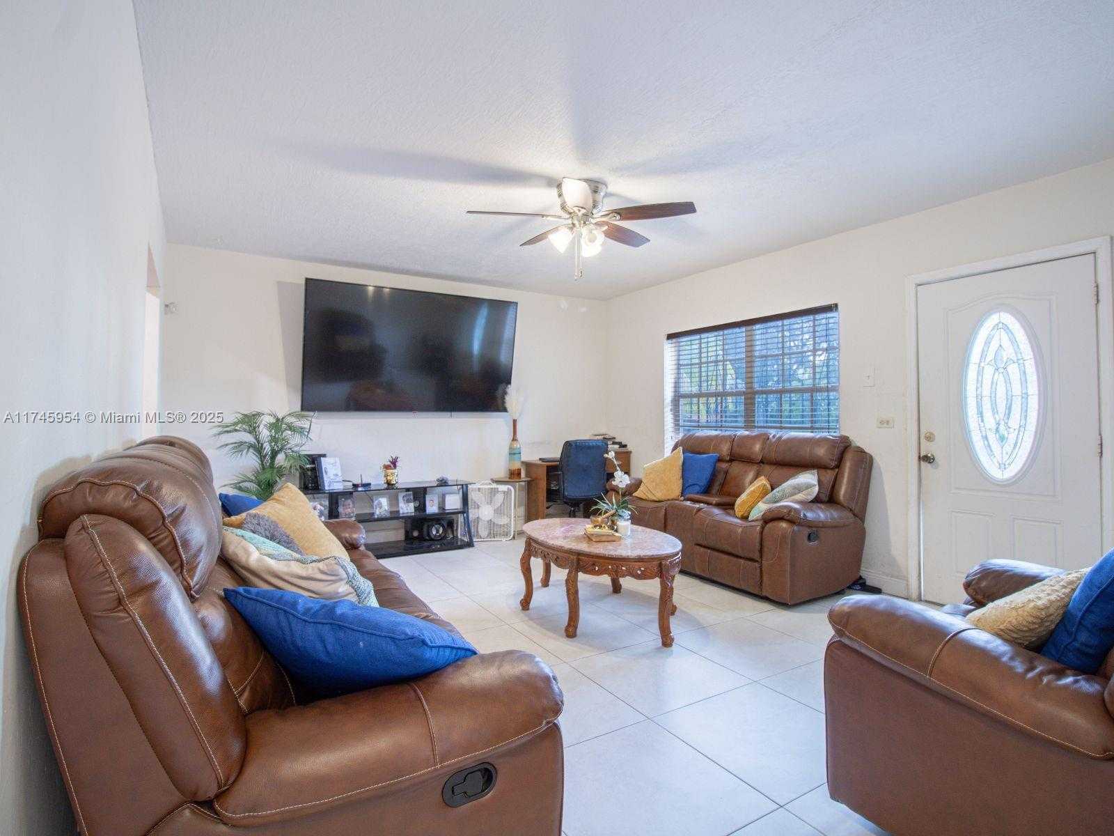 Small Image of 13493 NORTH WEST 8TH AVE, North Miami Number 4