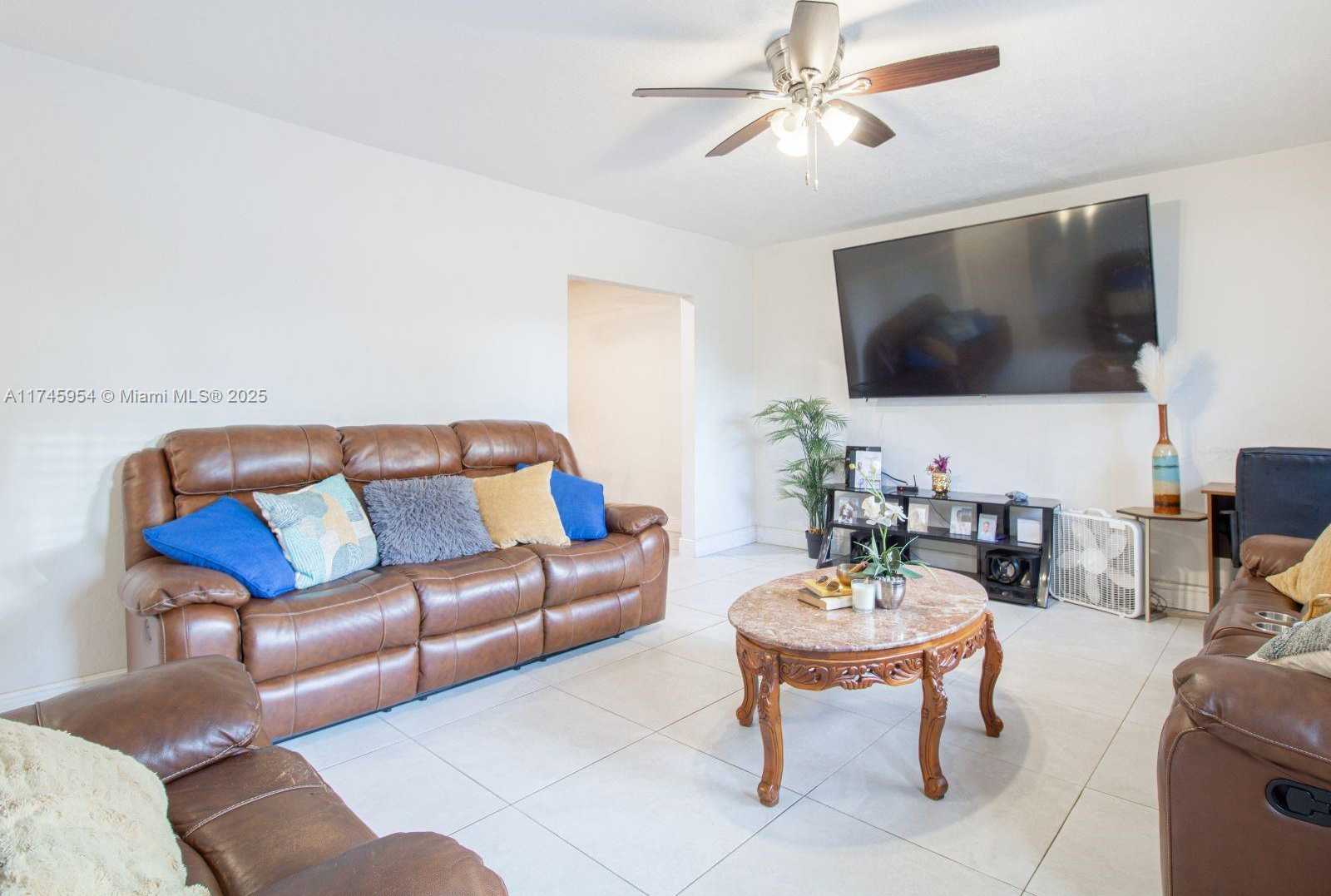 Small Image of 13493 NORTH WEST 8TH AVE, North Miami Number 5