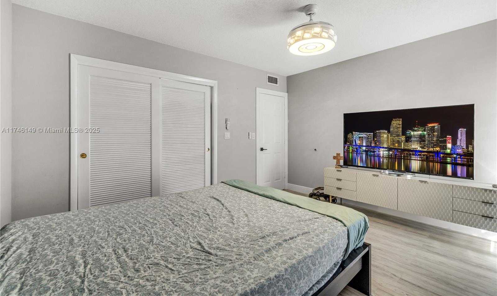 Small Image of 5601 WHITE CEDAR LN, Tamarac Number 16