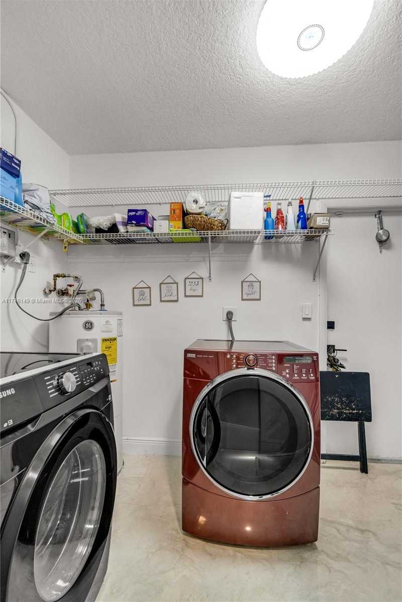 Small Image of 5601 WHITE CEDAR LN, Tamarac Number 21
