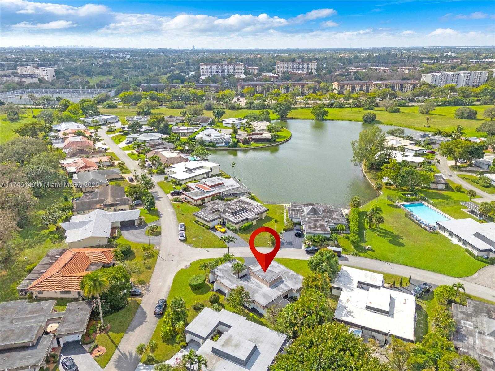Small Image of 5601 WHITE CEDAR LN, Tamarac Number 25
