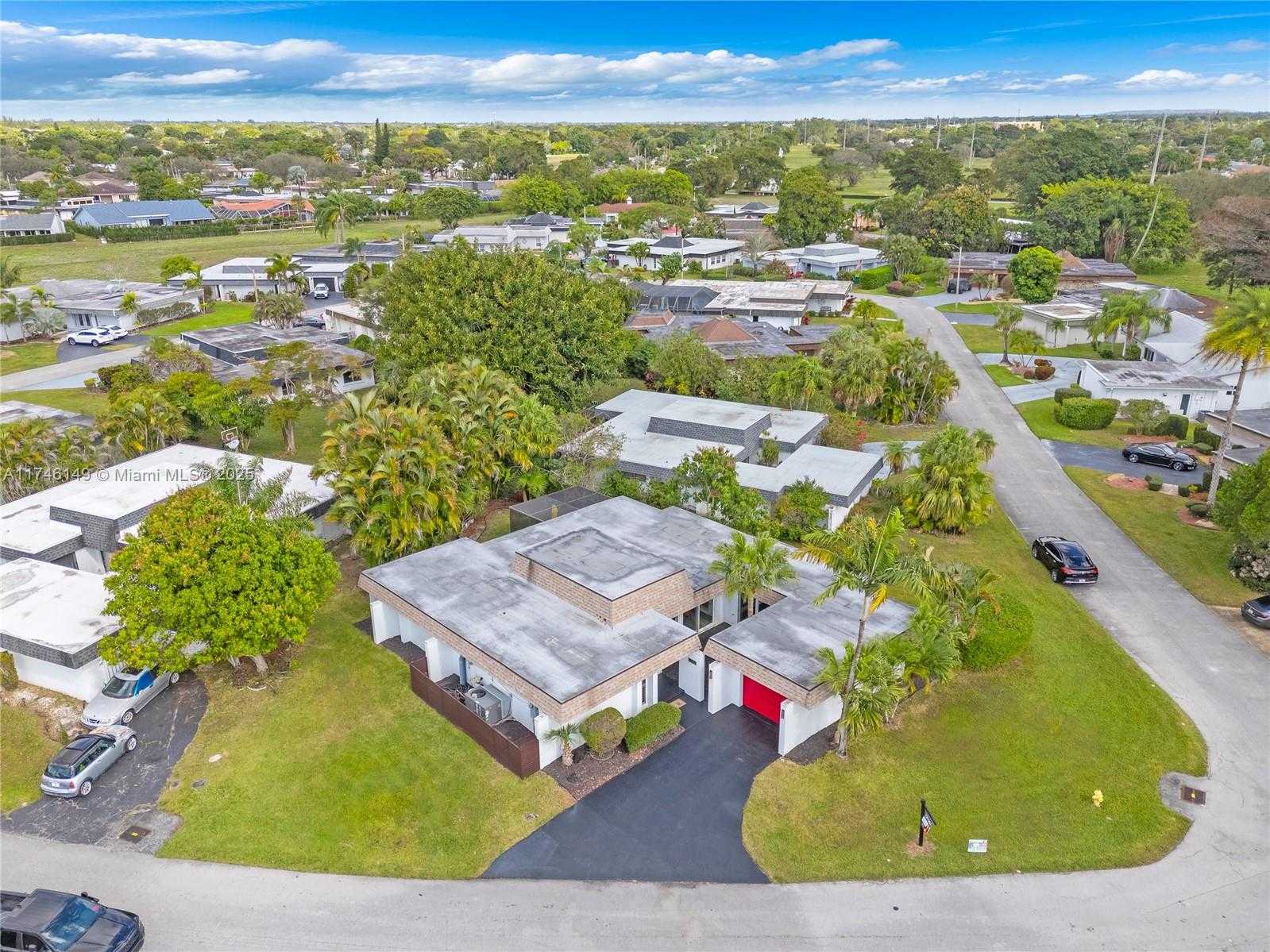 Small Image of 5601 WHITE CEDAR LN, Tamarac Number 26
