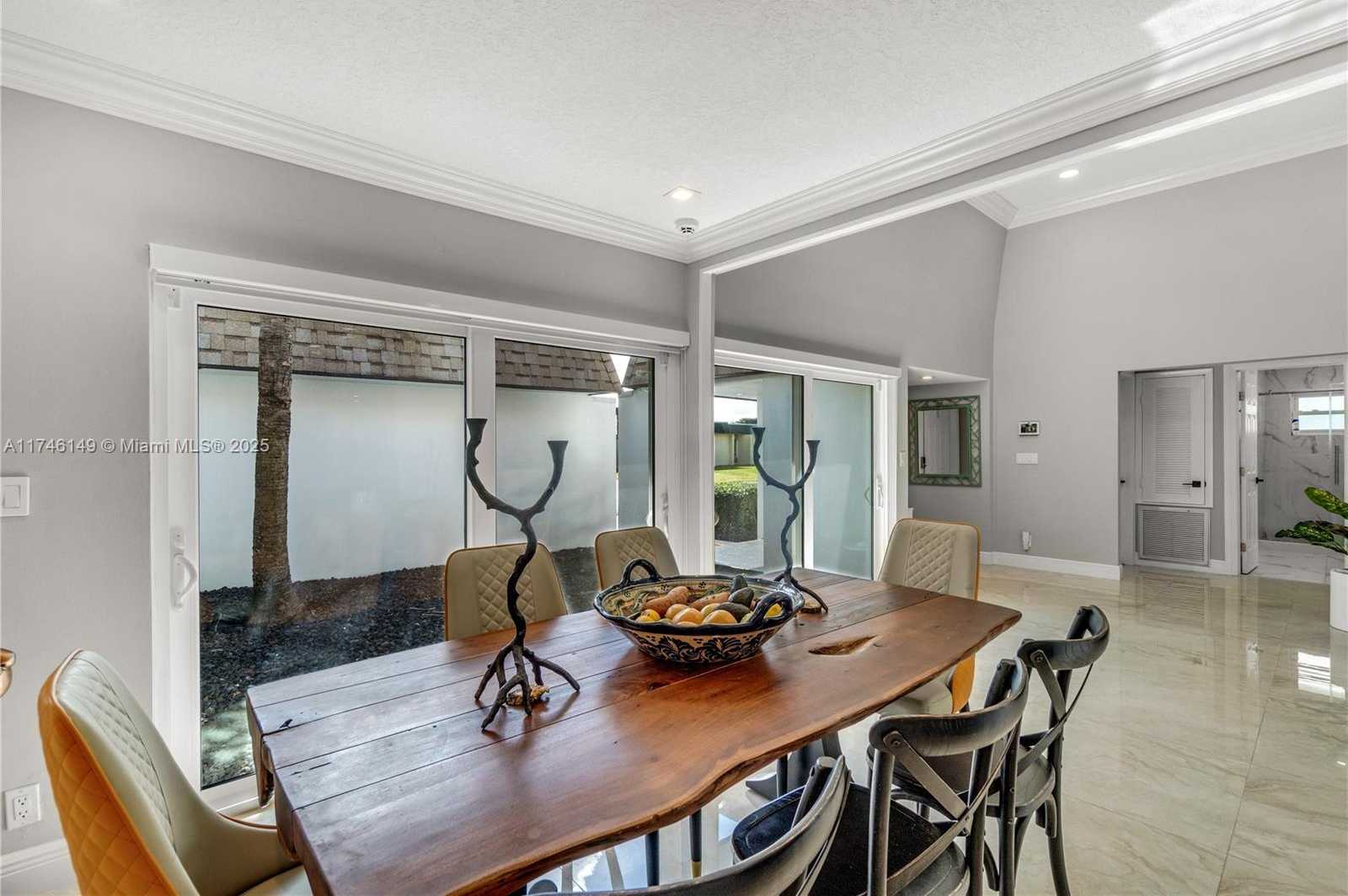 Small Image of 5601 WHITE CEDAR LN, Tamarac Number 6