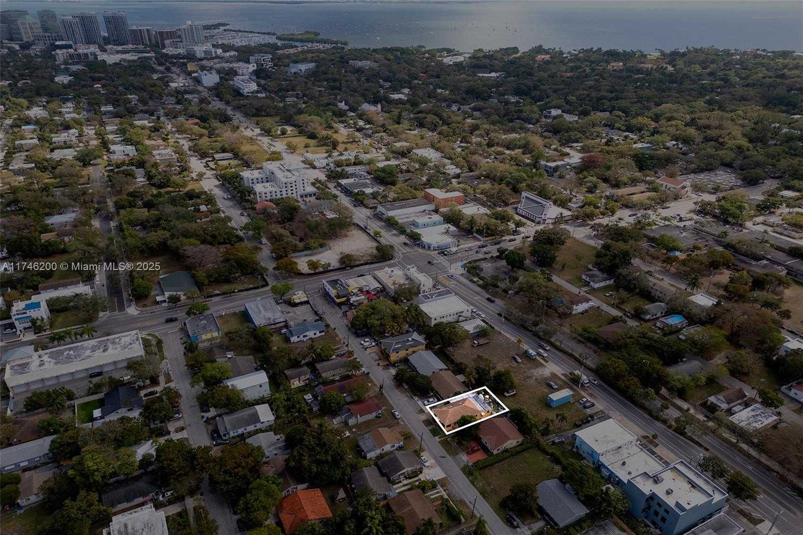 Small Image of 3780 FLORIDA AVE, Coconut Grove Number 6