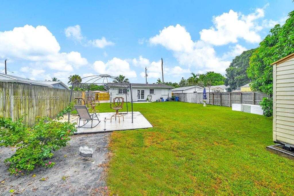 Small Image of 713 SOUTH WEST 6TH AVE, Hallandale Beach Number 19