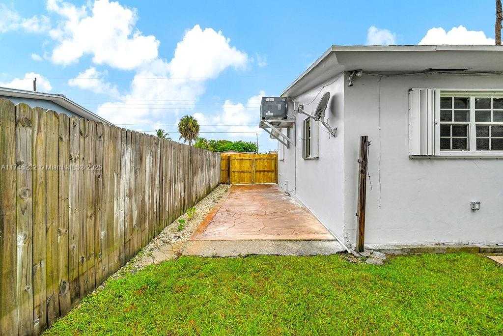 Small Image of 713 SOUTH WEST 6TH AVE, Hallandale Beach Number 22