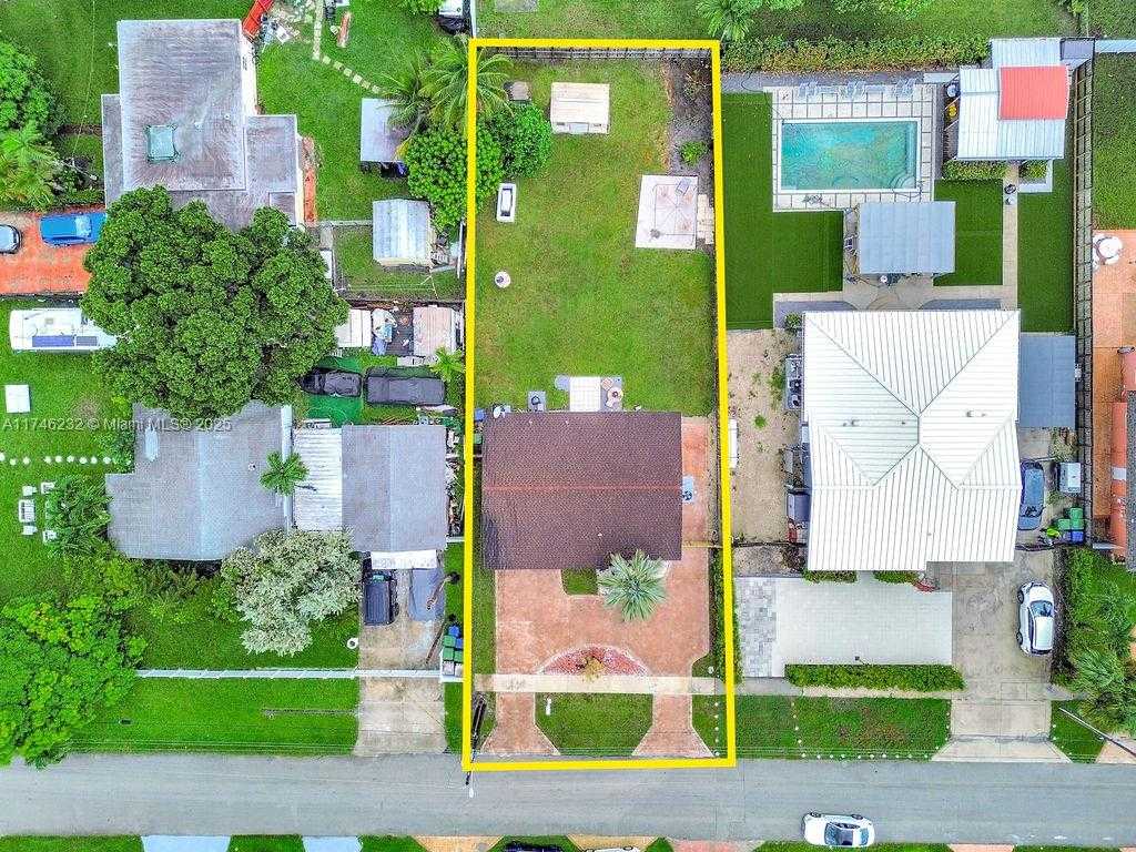 Small Image of 713 SOUTH WEST 6TH AVE, Hallandale Beach Number 3