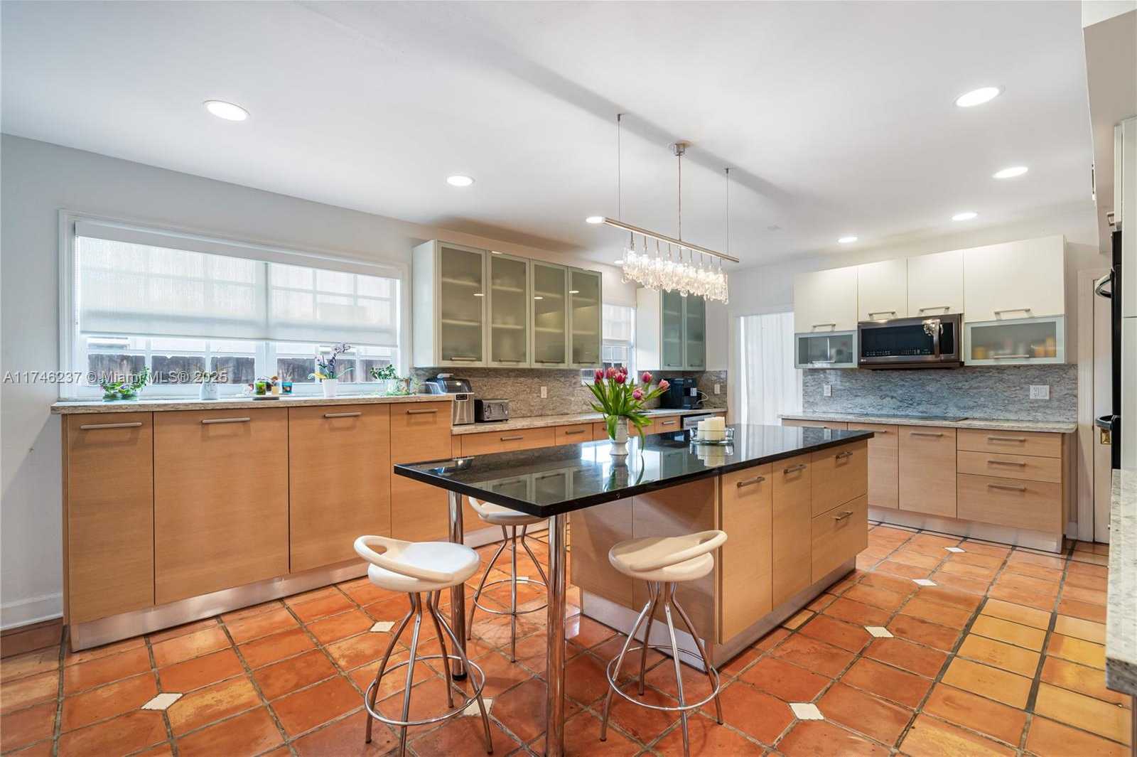 Small Image of 4421 POST AVE, Miami Beach Number 12