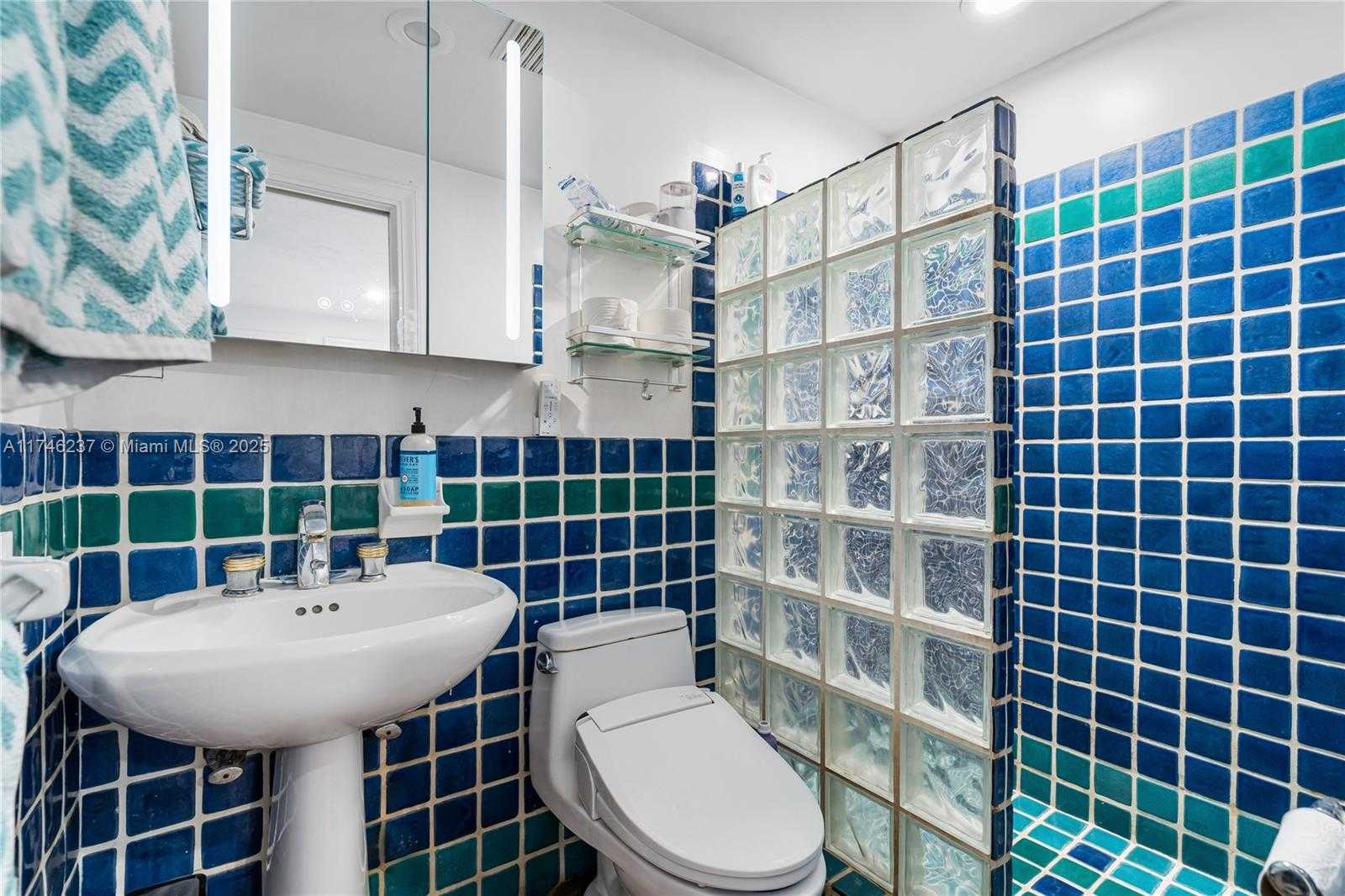 Small Image of 4421 POST AVE, Miami Beach Number 23