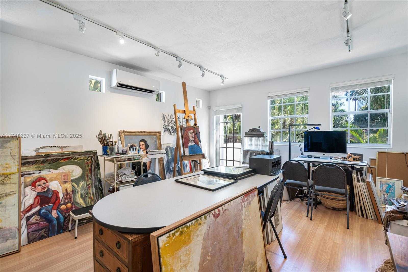 Small Image of 4421 POST AVE, Miami Beach Number 24