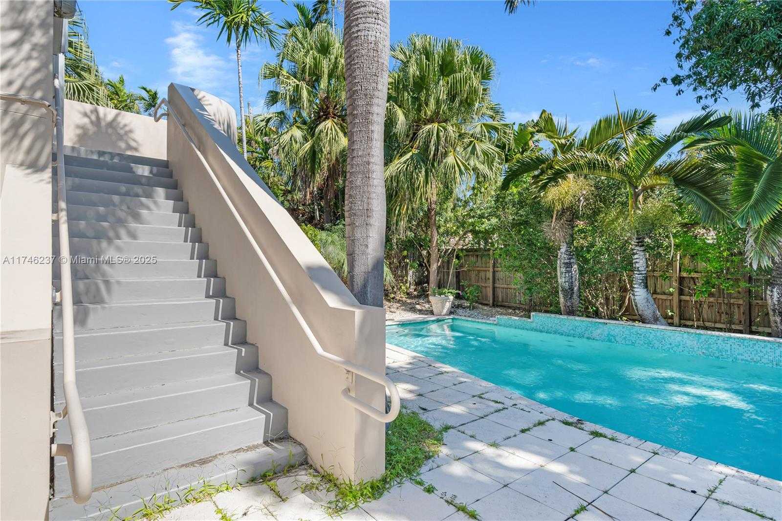 Small Image of 4421 POST AVE, Miami Beach Number 28