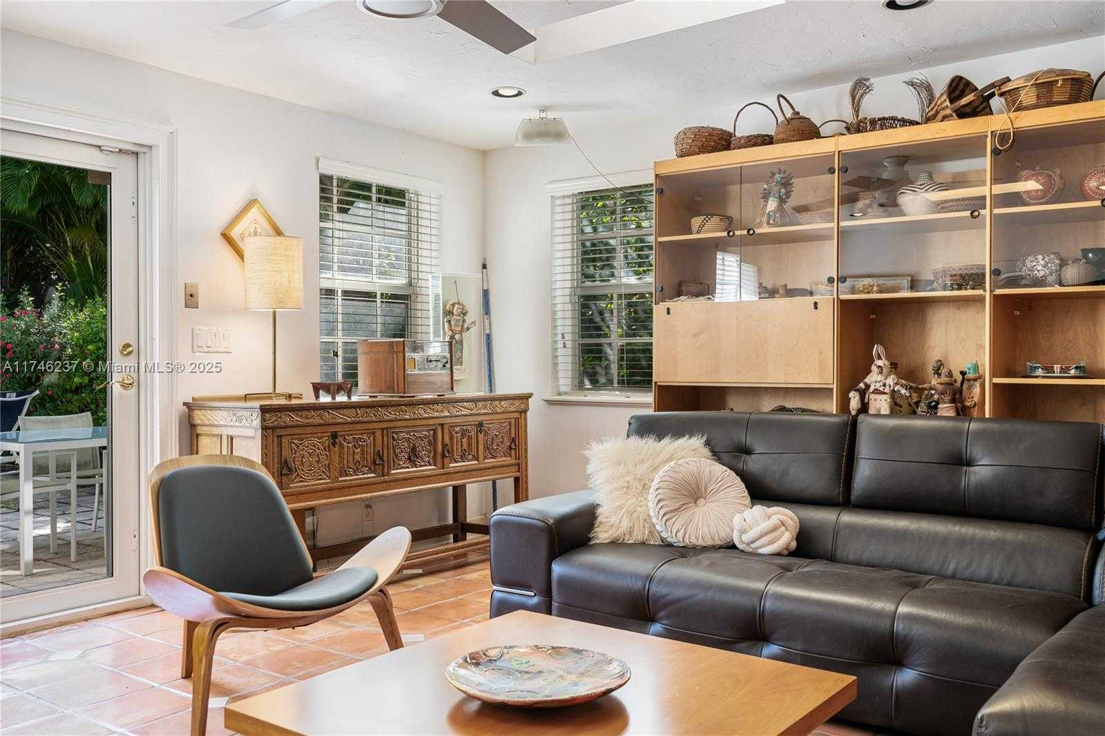 Small Image of 4421 POST AVE, Miami Beach Number 3