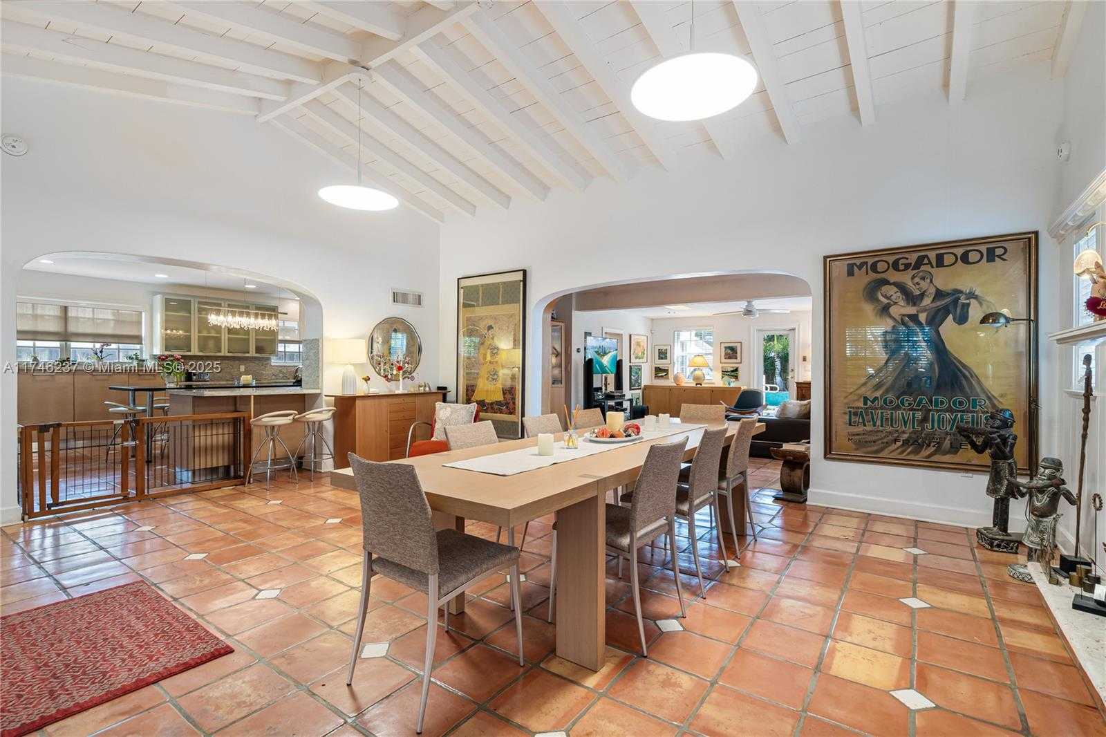 Small Image of 4421 POST AVE, Miami Beach Number 6