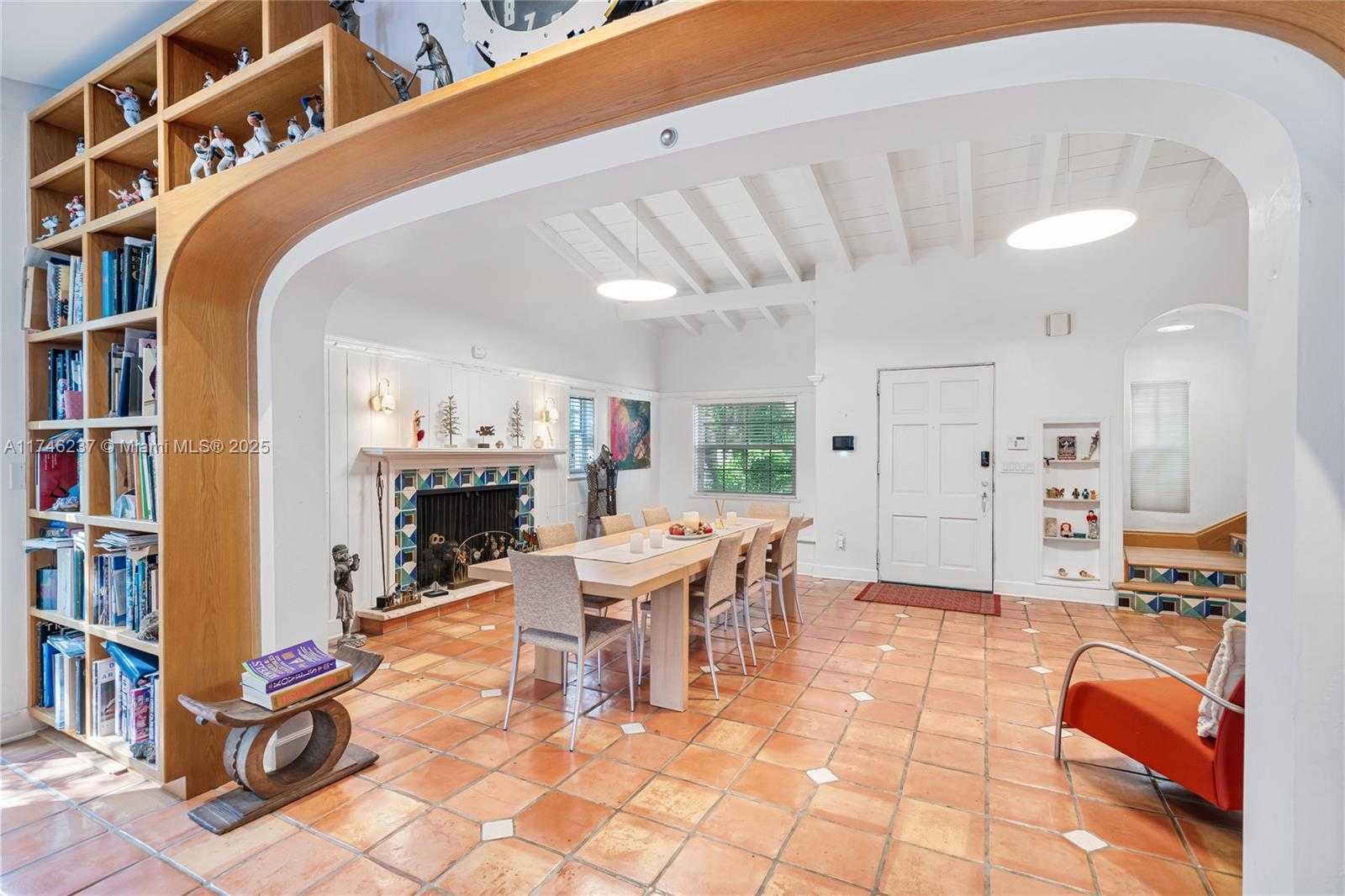 Small Image of 4421 POST AVE, Miami Beach Number 8