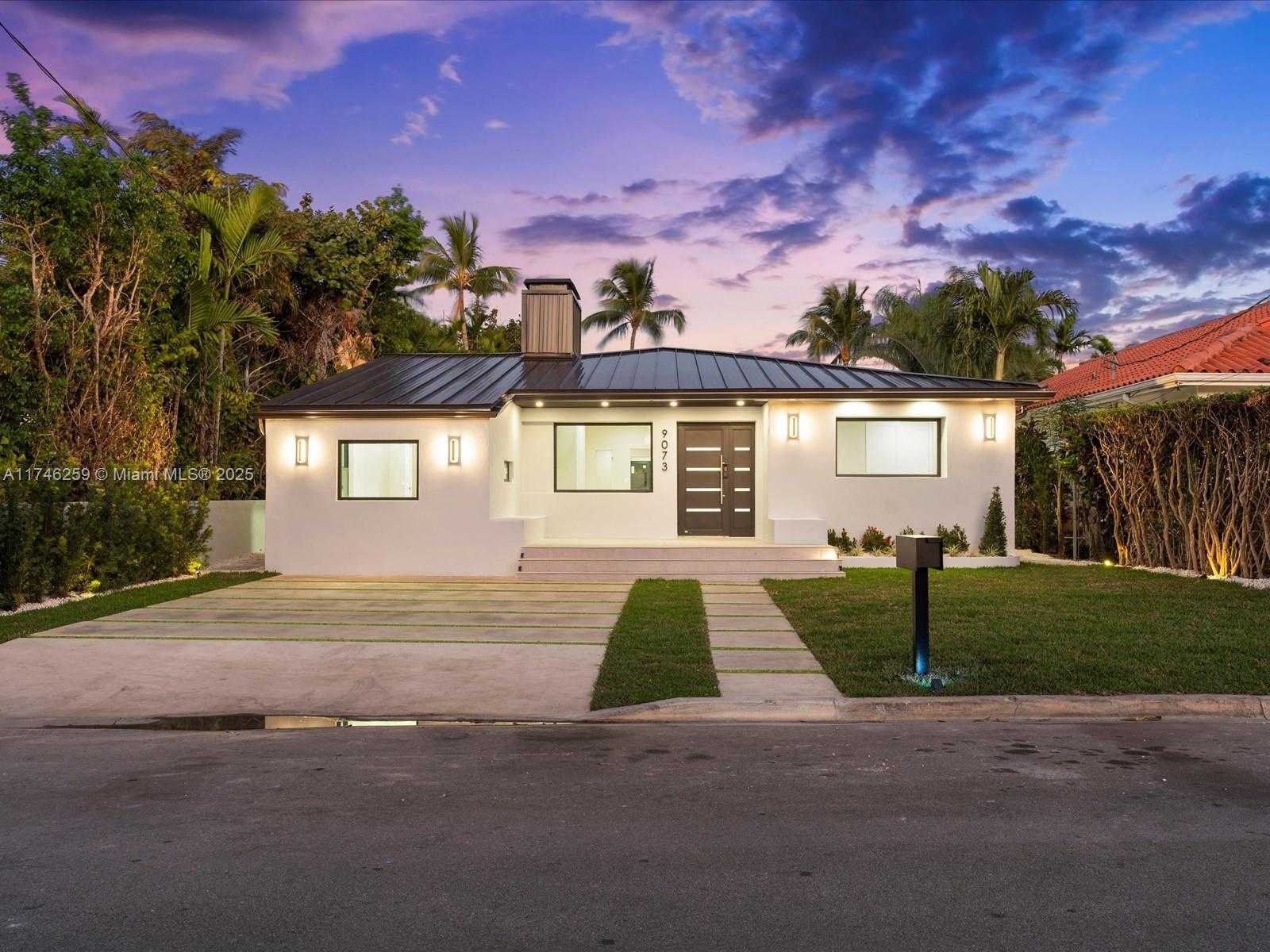 Small Image of 9073 DICKENS AVE, Surfside Number 12
