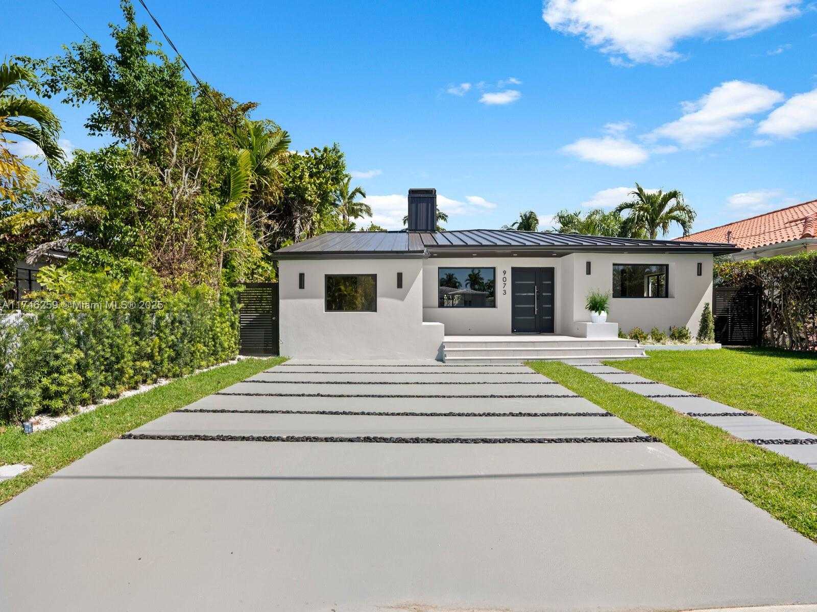 Small Image of 9073 DICKENS AVE, Surfside Number 2