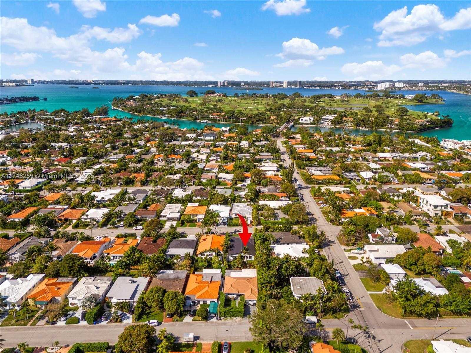 Small Image of 9073 DICKENS AVE, Surfside Number 22
