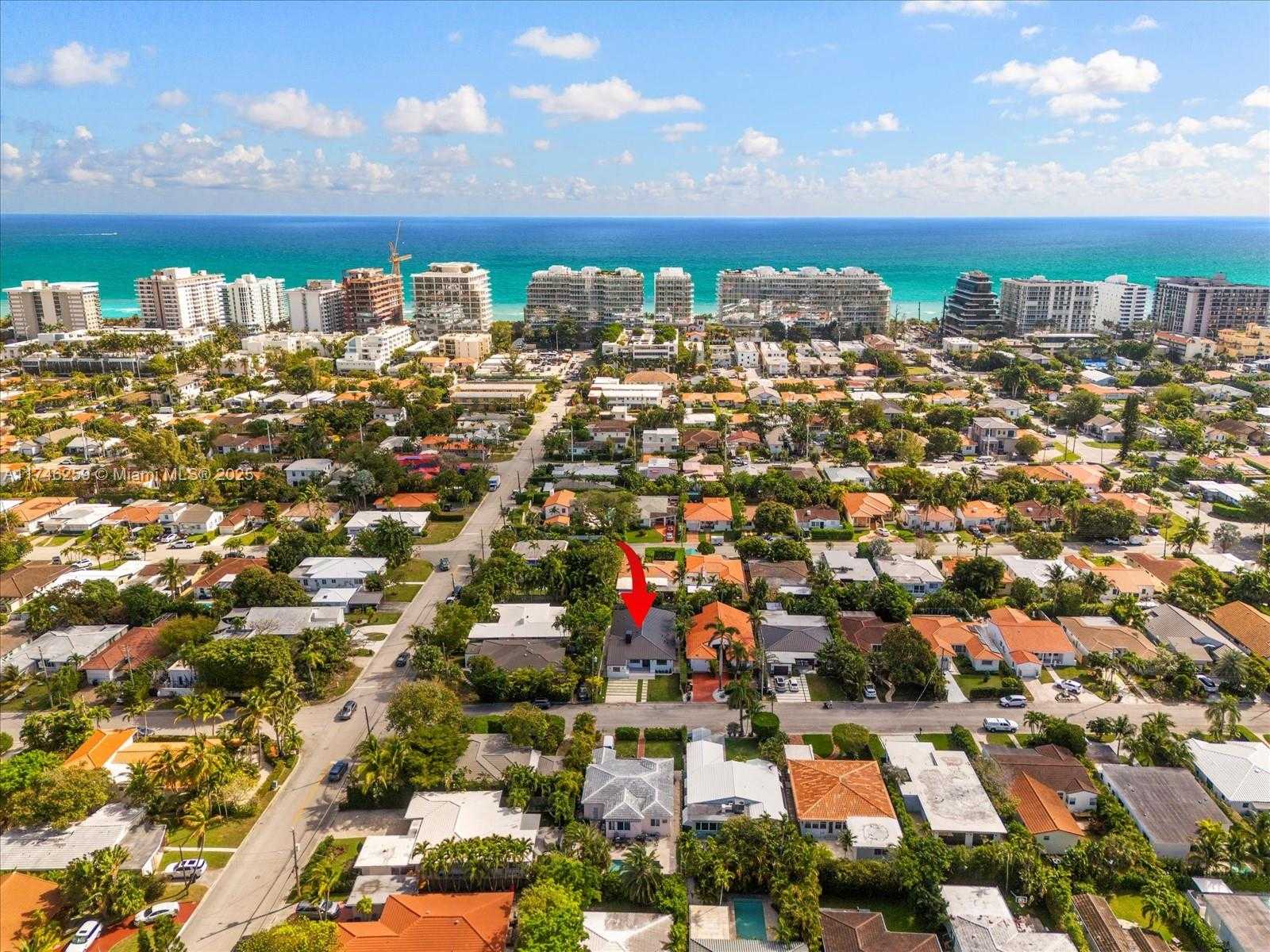 Small Image of 9073 DICKENS AVE, Surfside Number 24