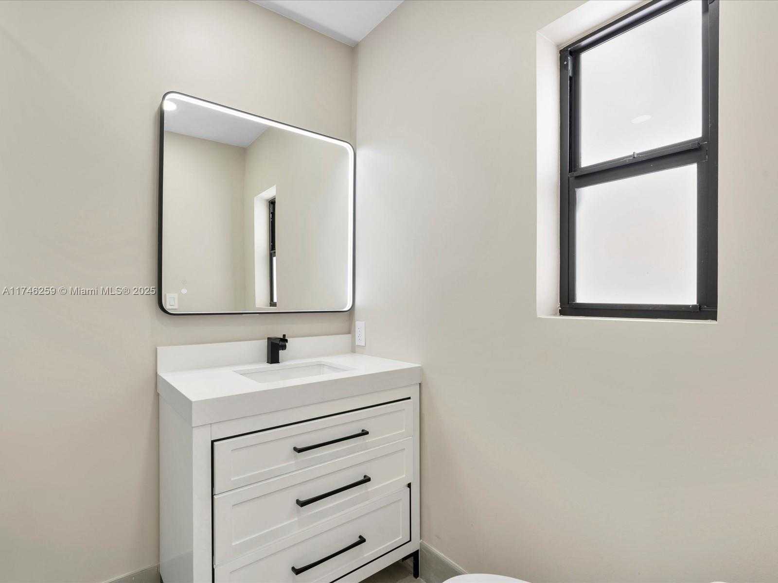 Small Image of 9073 DICKENS AVE, Surfside Number 55