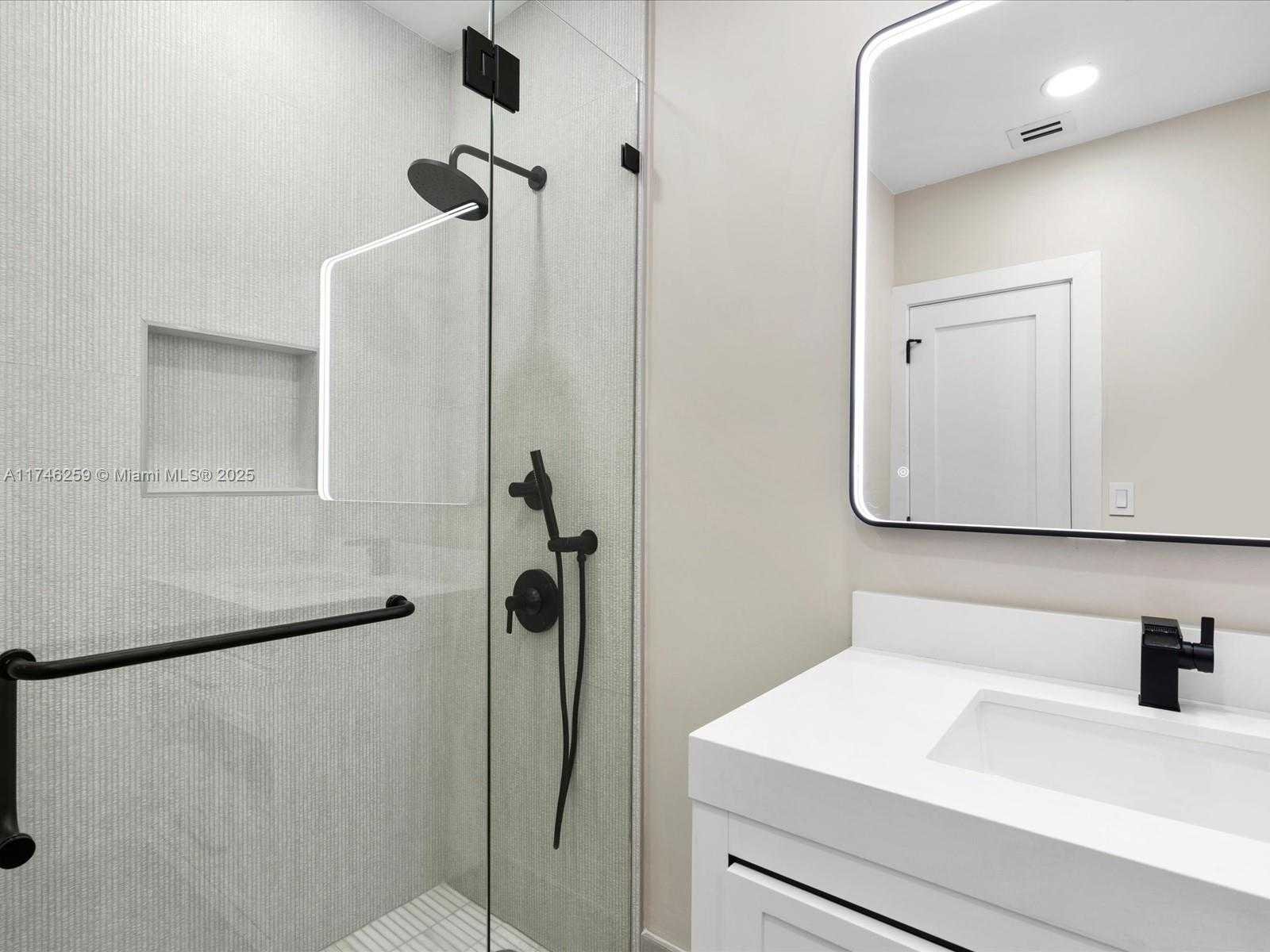 Small Image of 9073 DICKENS AVE, Surfside Number 56