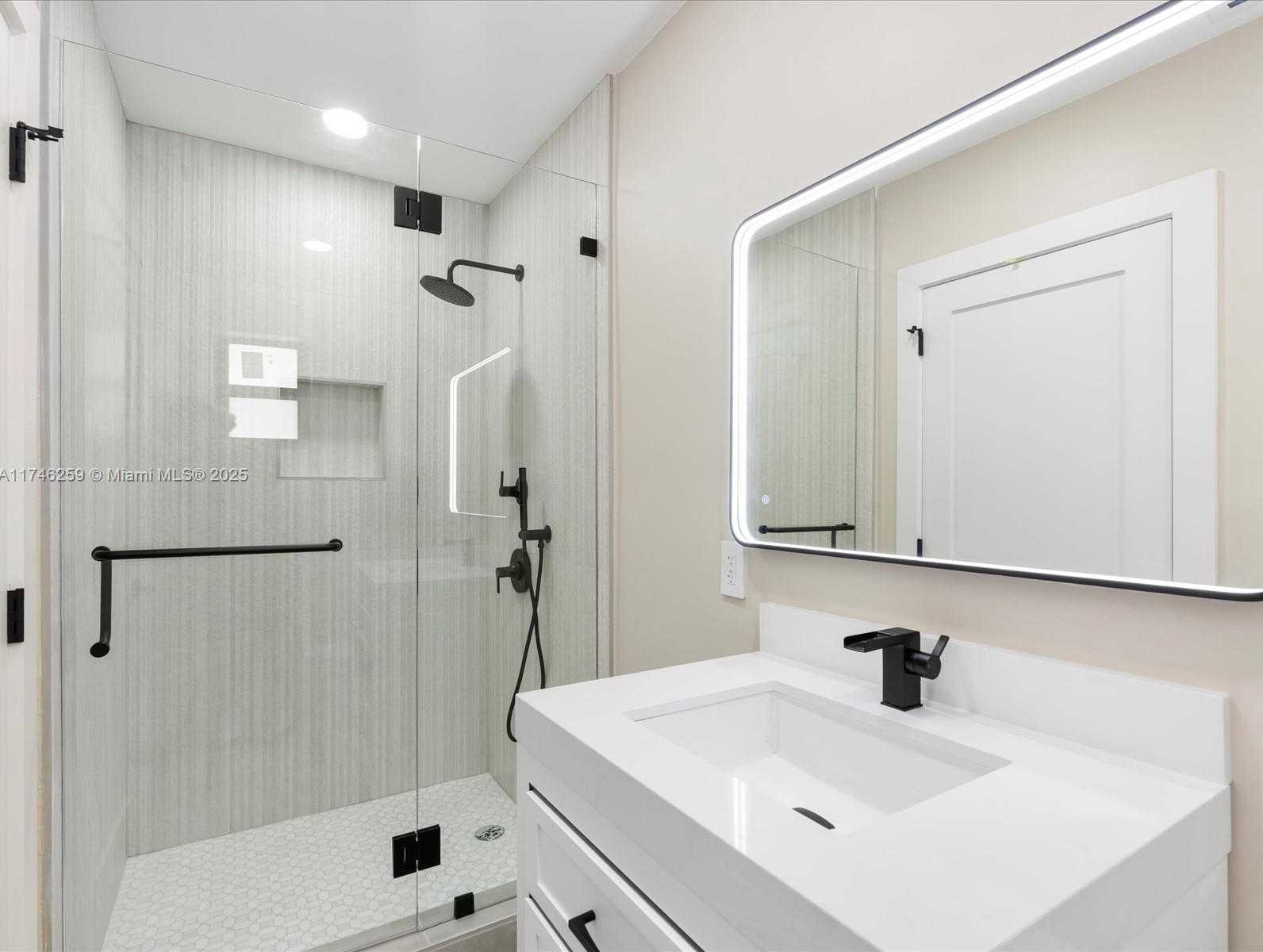 Small Image of 9073 DICKENS AVE, Surfside Number 61