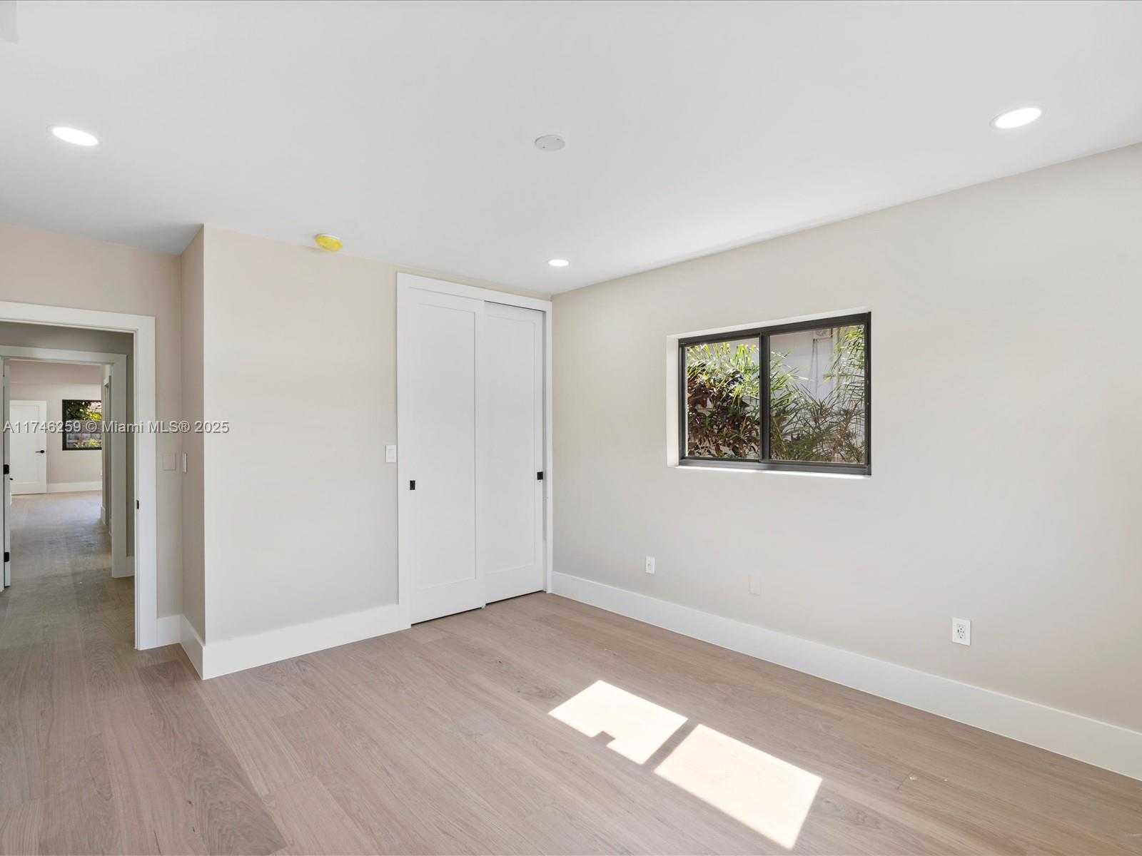 Small Image of 9073 DICKENS AVE, Surfside Number 63