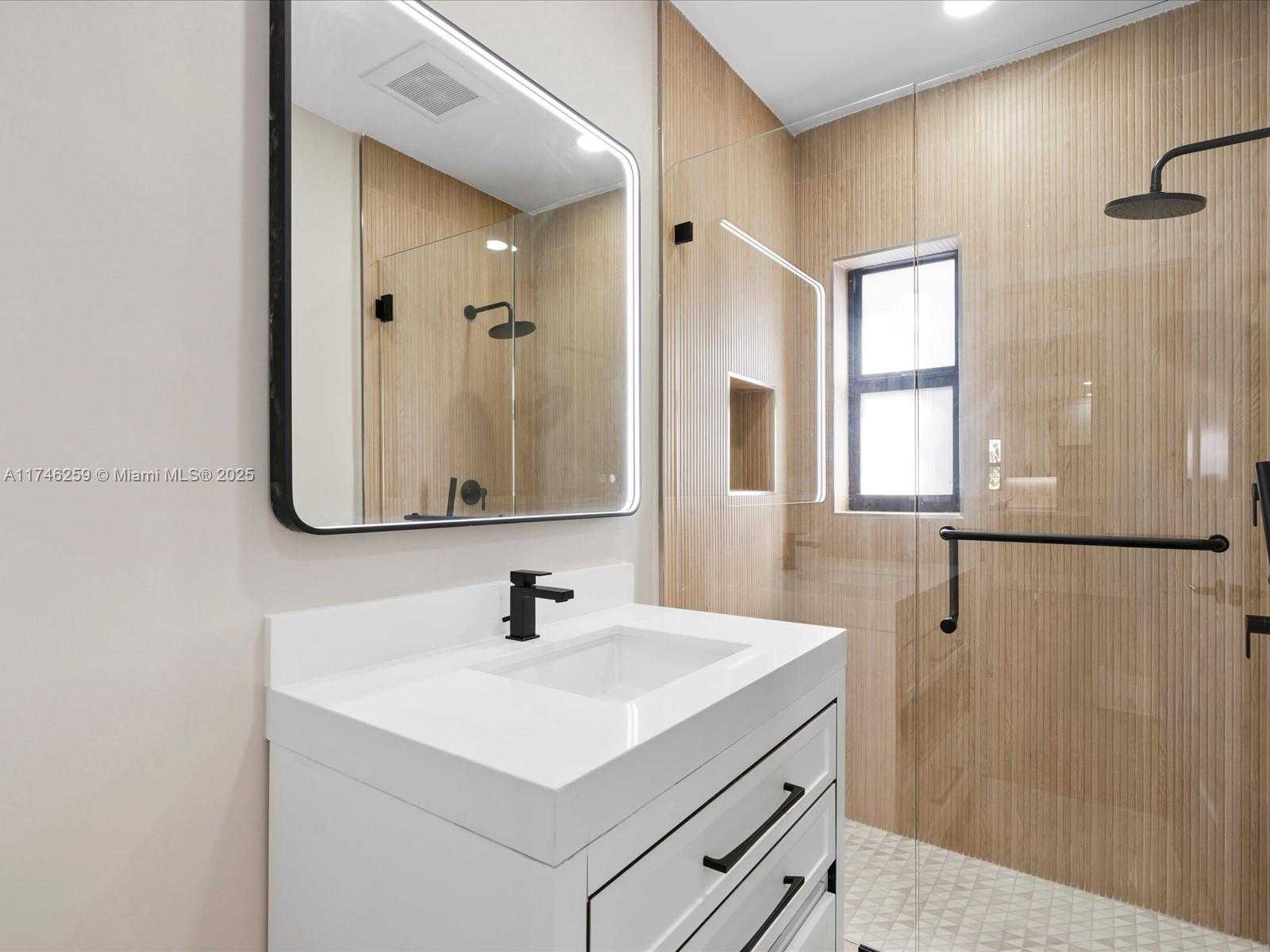Small Image of 9073 DICKENS AVE, Surfside Number 66