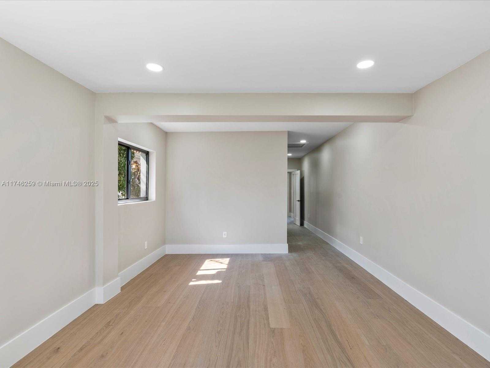 Small Image of 9073 DICKENS AVE, Surfside Number 78