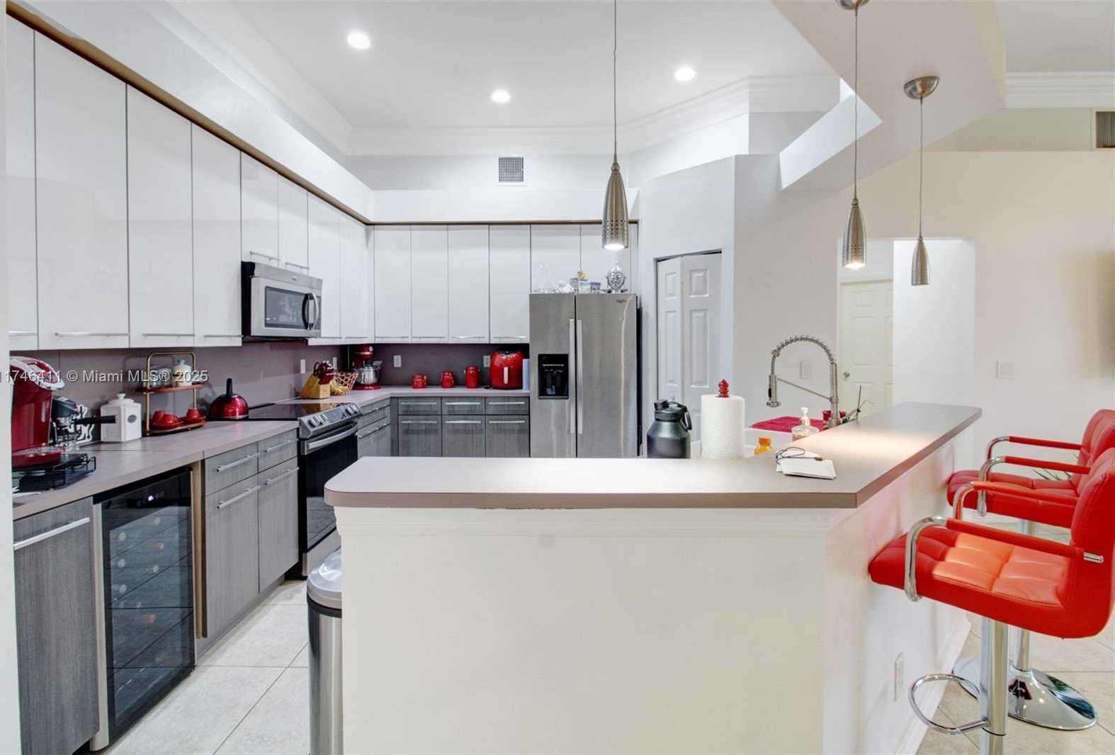 Small Image of 6041 SUPERIOR BLVD, Davie Number 14