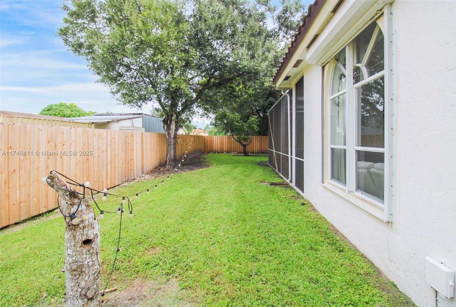 Small Image of 6041 SUPERIOR BLVD, Davie Number 18