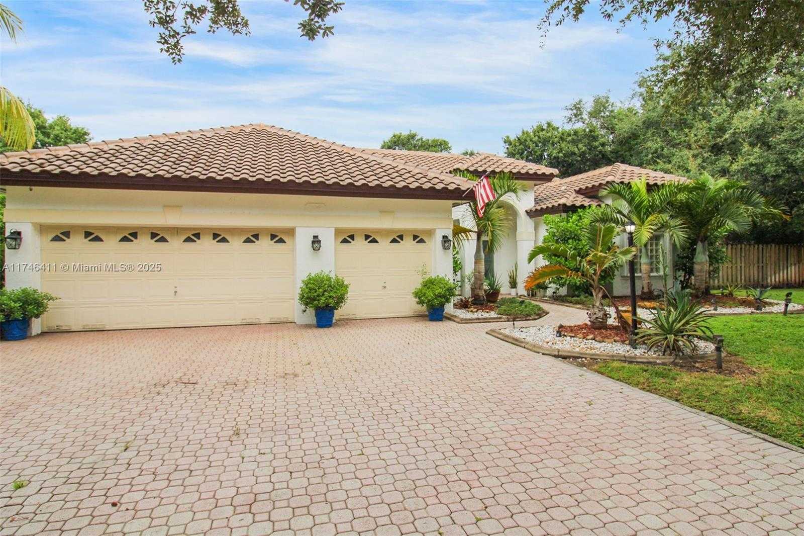 Small Image of 6041 SUPERIOR BLVD, Davie Number 2