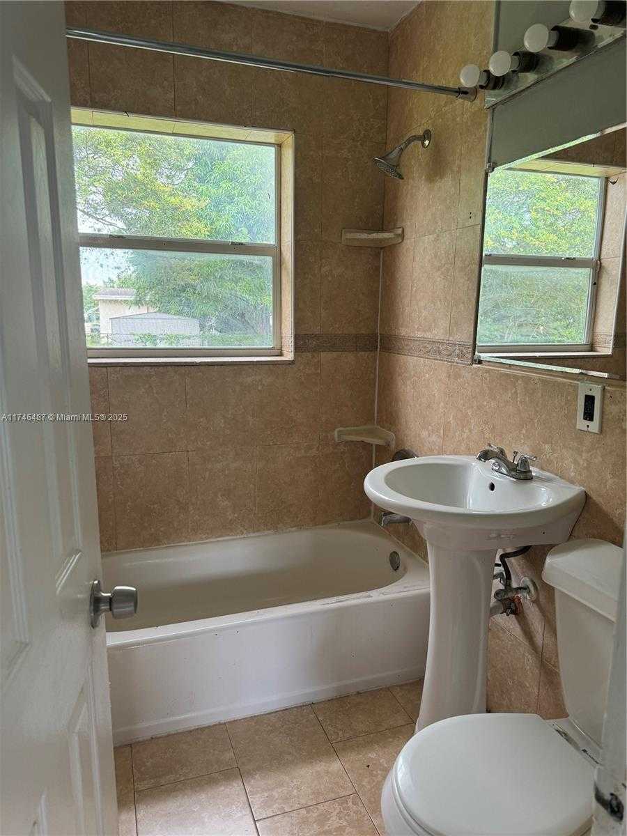 Small Image of 1209 NORTH WEST 19TH AVE, Fort Lauderdale Number 12