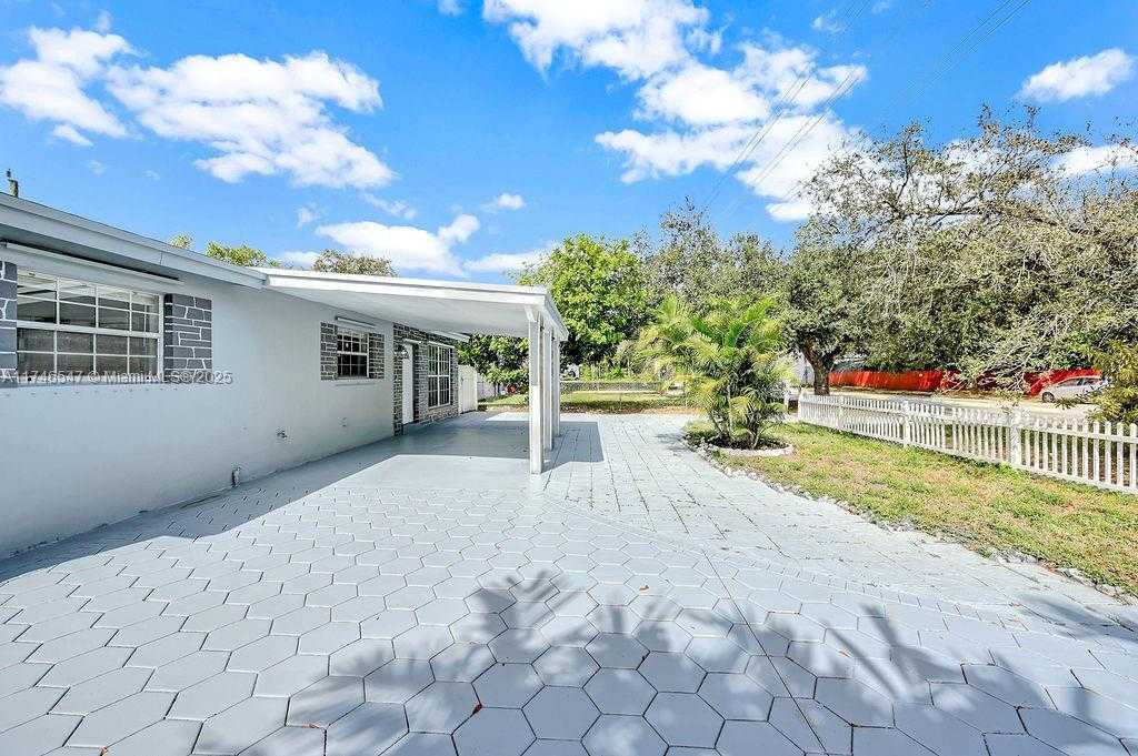 Small Image of 730 NORTH 64TH AVE, Hollywood Number 18